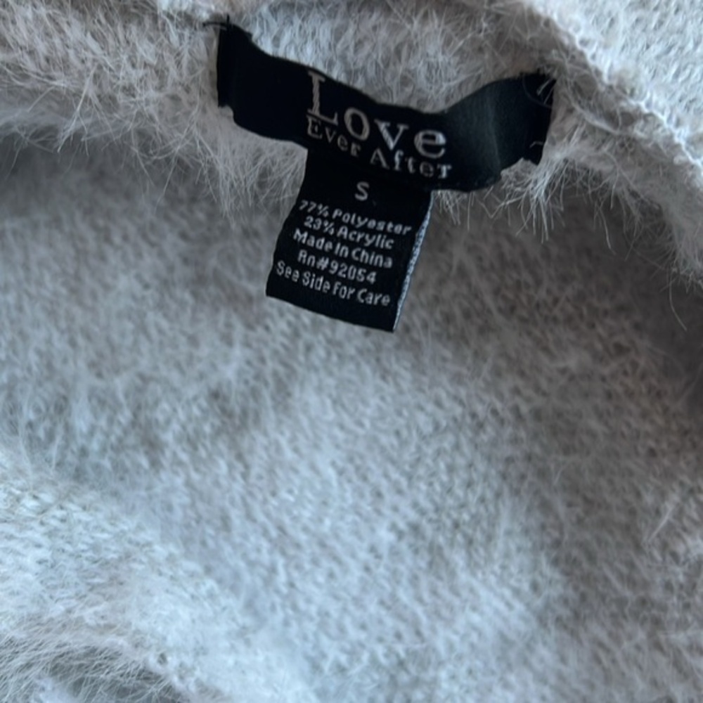 “LOVE EVER AFTER”in good condition , new with out tags, stretchy - Picture 5 of 9